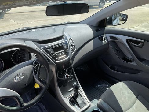 Used 2016 Hyundai Elantra SE image 15