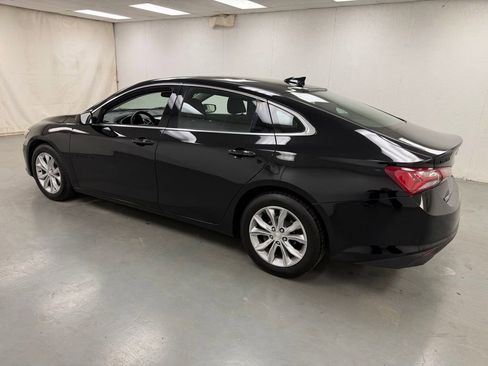 Used 2019 Chevrolet Malibu LT FWD image 2