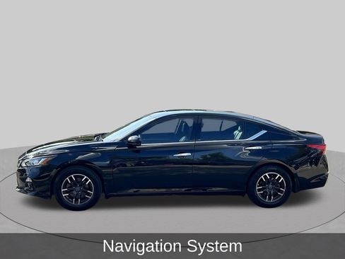 Used 2019 Nissan Altima 2.5 SL FWD image 2