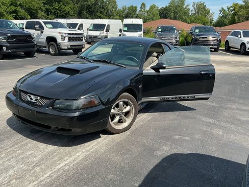 Used 2003 Ford Mustang GT RWD image 2