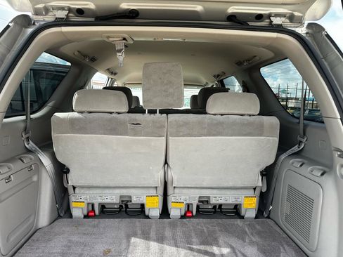 Used 2005 Toyota Sequoia SR5 image 33