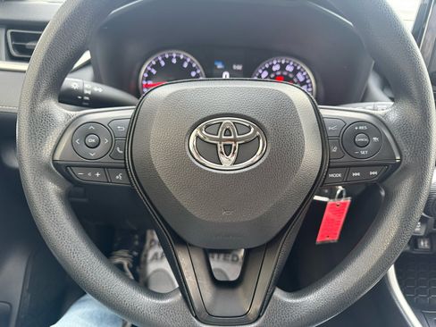 Used 2019 Toyota RAV4 LE image 19