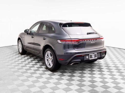 Certified 2023 Porsche Macan image 3