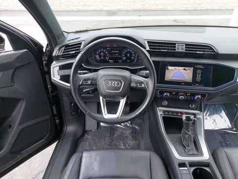 Used 2019 Audi Q3 2.0T Premium w/ Convenience Package AWD/4WD image 16