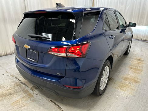 Used 2022 Chevrolet Equinox LS w/ LS Convenience Package AWD/4WD image 11