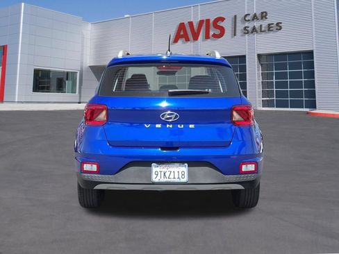 Used 2025 Hyundai Venue SEL FWD image 7