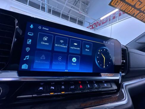 Used 2025 Chevrolet Silverado 1500 LTZ w/ LTZ Premium Package AWD/4WD image 23