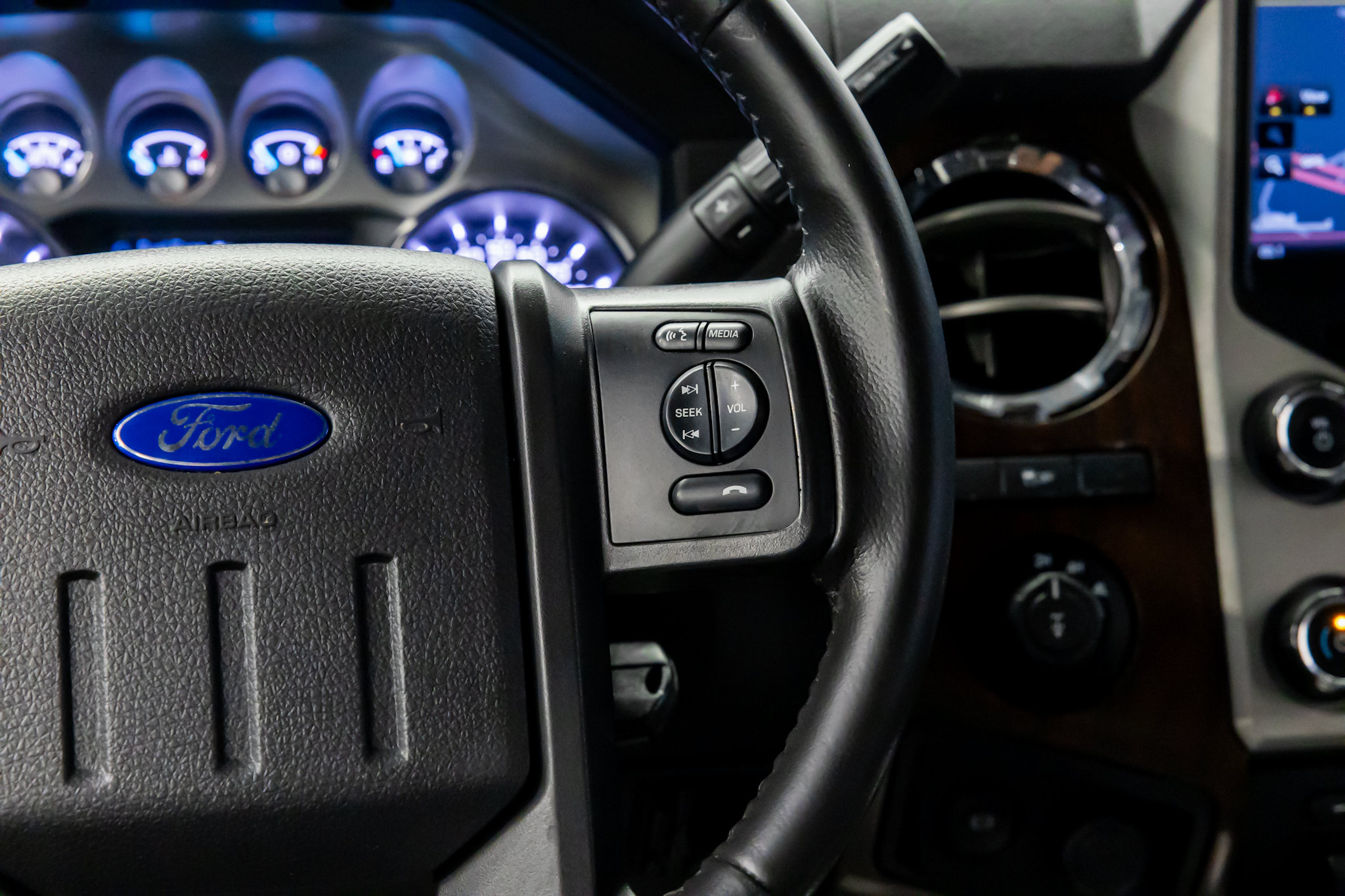Used 2015 Ford F250 Lariat w/ Chrome Package AWD/4WD image 40