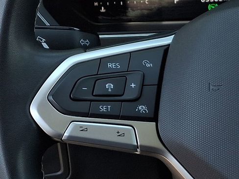 Certified 2023 Volkswagen Tiguan SE FWD image 21