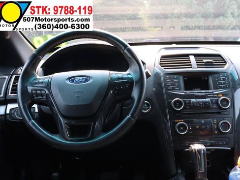 Used 2016 Ford Explorer XLT AWD/4WD image 17