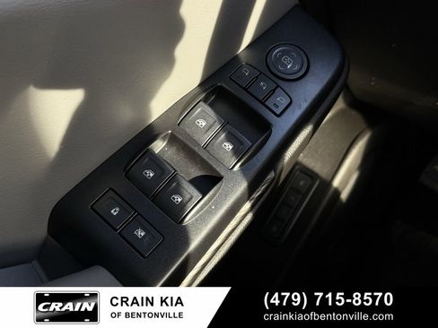 Used 2019 Chevrolet Suburban LT w/ LT Signature Package image 11