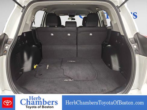 Used 2016 Toyota RAV4 LE AWD/4WD image 4