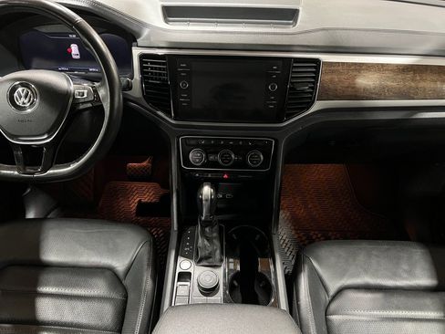 Used 2018 Volkswagen Atlas SEL Premium image 38
