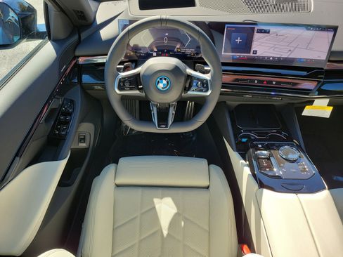 New 2026 BMW 550e xDrive w/ Executive Package image 11