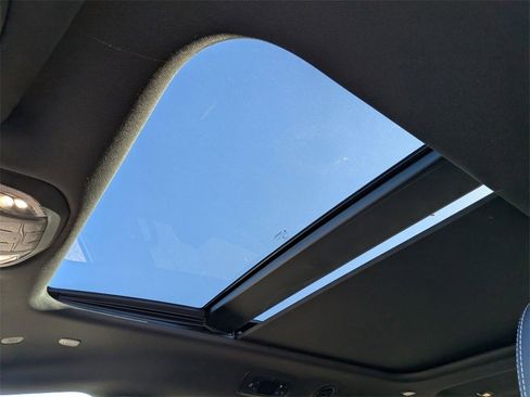 New 2026 Chrysler Pacifica Limited w/ Trailer Tow Group image 13