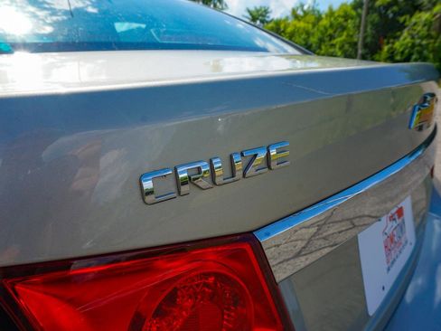 Used 2014 Chevrolet Cruze LT FWD image 29