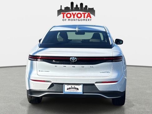 Used 2026 Toyota Crown Limited image 4