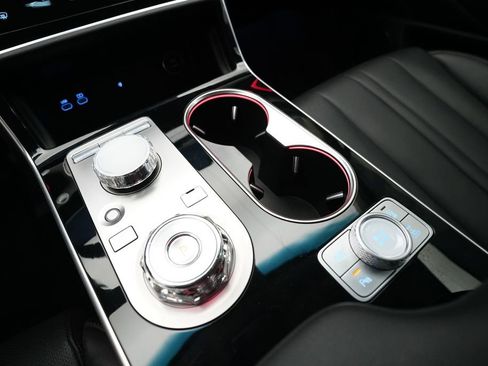 Used 2025 Genesis GV80 2.5T Standard image 17