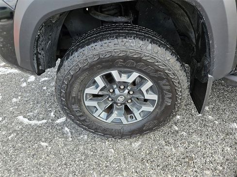 Certified 2023 Toyota Tacoma TRD Off-Road image 26