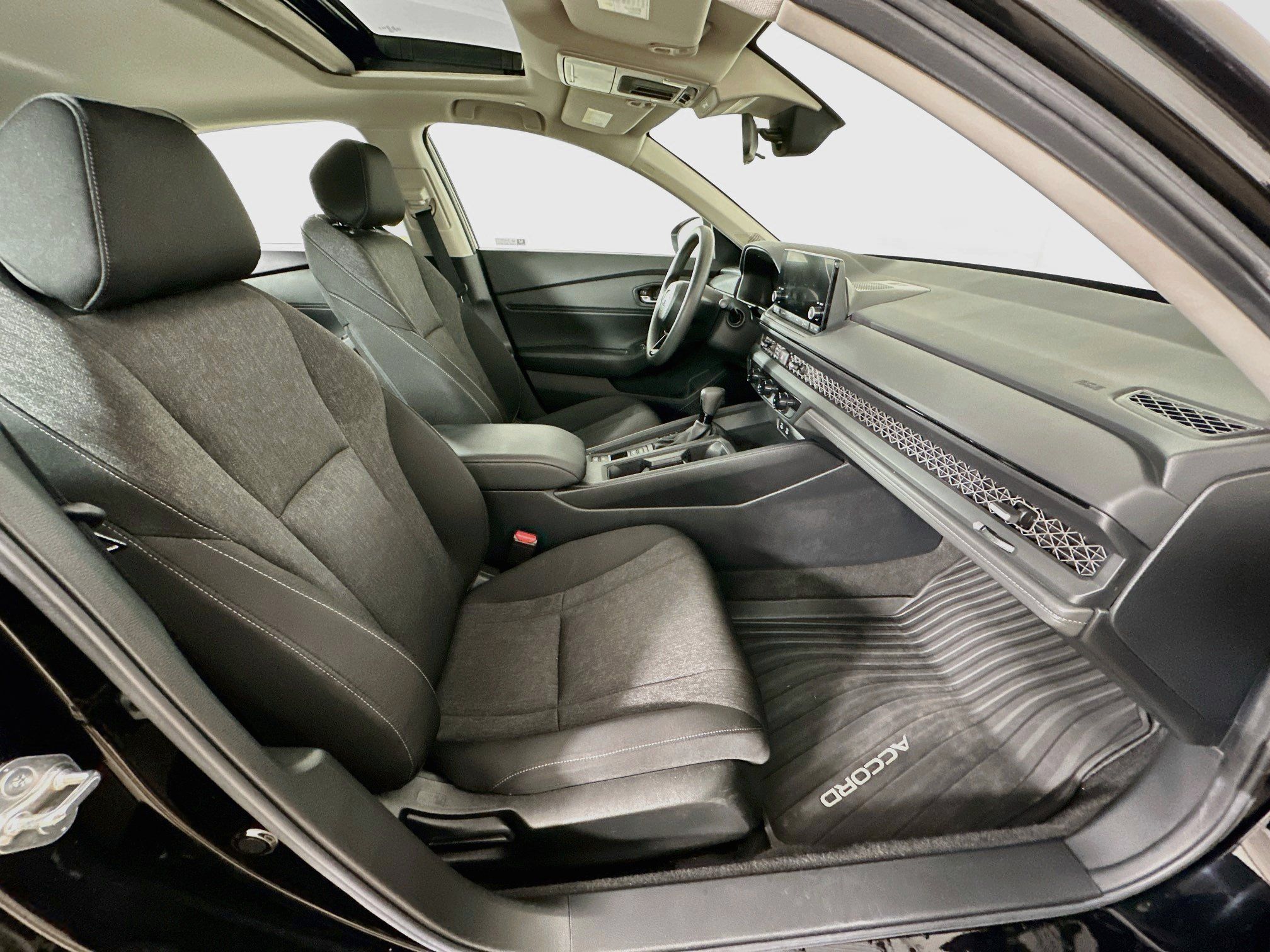 Used 2025 Honda Accord SE image 29