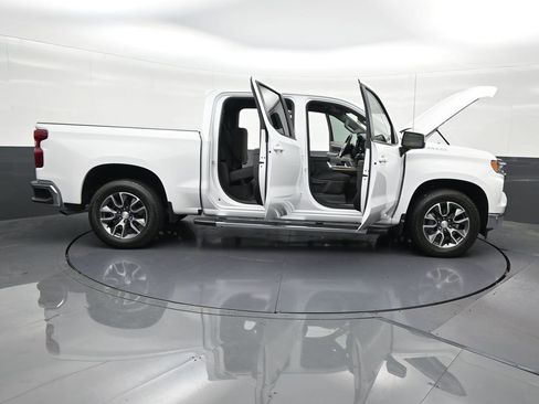 Used 2024 Chevrolet Silverado 1500 LT RWD image 32