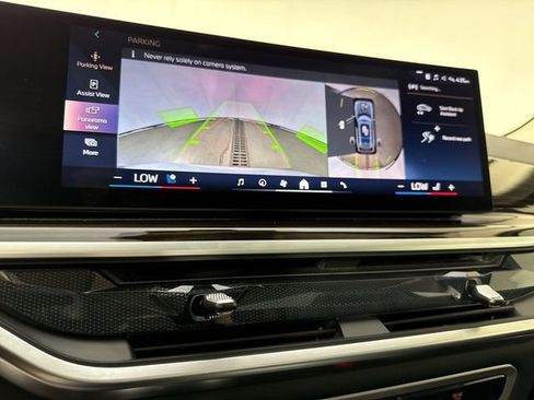 Used 2025 BMW X7 xDrive40i w/ Premium Package AWD/4WD image 7