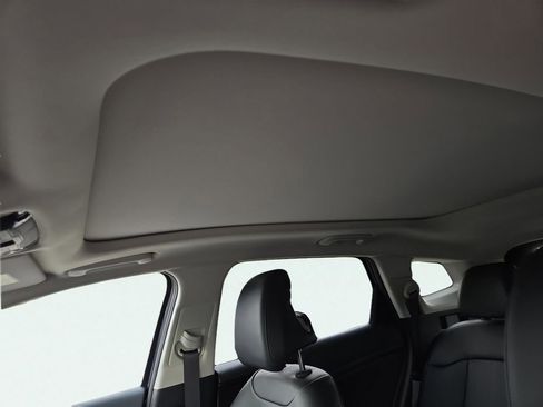 New 2026 Kia Sportage EX w/ EX Panorama Roof Package image 19