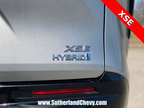 Used 2024 Toyota Sienna XSE FWD image 11
