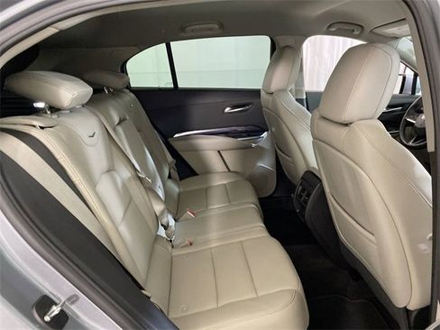 Used 2023 Cadillac XT4 Luxury image 31
