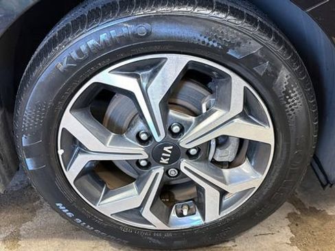 Used 2021 Kia Forte LXS image 9