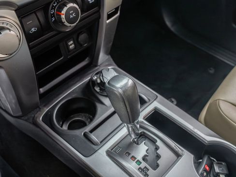 Used 2019 Toyota 4Runner SR5 Premium image 12