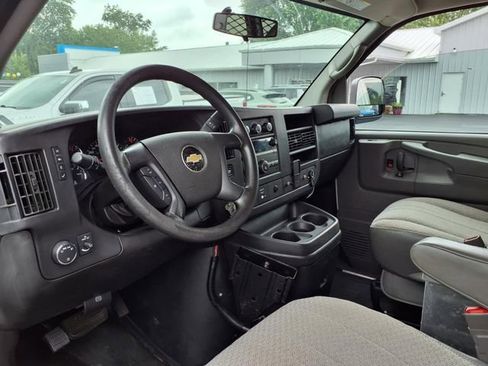 Used 2015 Chevrolet Express 2500 RWD image 13