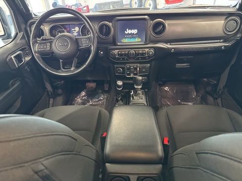 Used 2022 Jeep Wrangler Unlimited Sport image 24