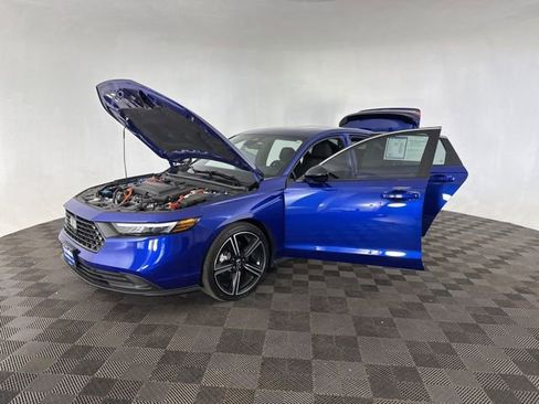 Used 2025 Honda Accord Sport image 14