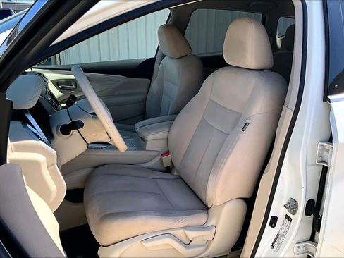 Used 2015 Nissan Murano S image 8
