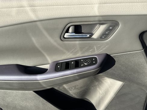 New 2026 Nissan Leaf Platinum+ image 8