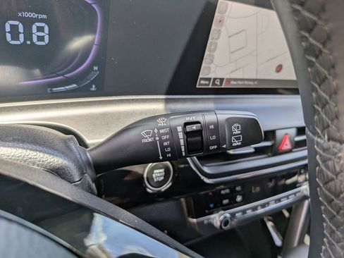Certified 2025 Kia Seltos S FWD image 32