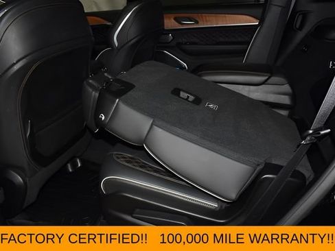 Used 2023 Jeep Grand Cherokee L Summit AWD/4WD image 12