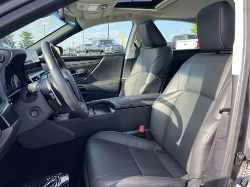 Used 2025 Lexus ES 350 w/ Premium Package FWD image 13