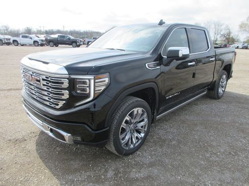 New 2026 GMC Sierra 1500 Denali w/ Denali Reserve Package AWD/4WD image 11