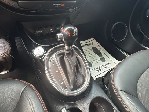 Used 2019 Kia Soul ! FWD image 34