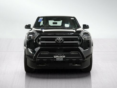 Used 2025 Toyota Tacoma SR5 AWD/4WD image 8