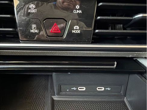 Used 2024 Volkswagen Atlas SE AWD/4WD image 29