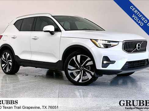 Used 2023 Volvo XC40 B4 Plus w/ Protection Package Premier image 1