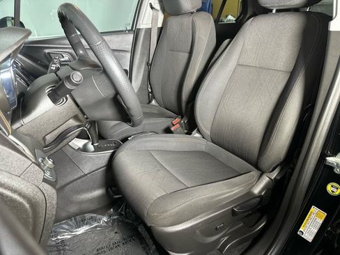 Used 2020 Chevrolet Trax LT FWD image 22