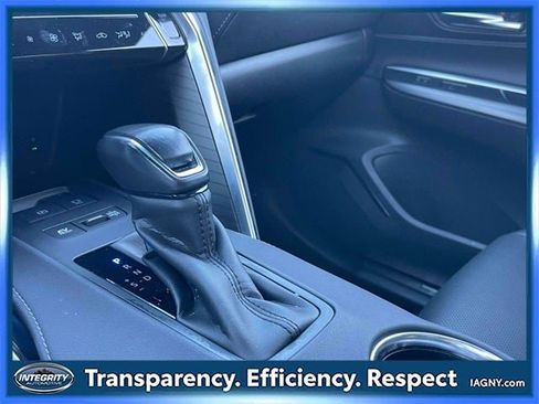 Used 2023 Toyota Venza Limited image 30