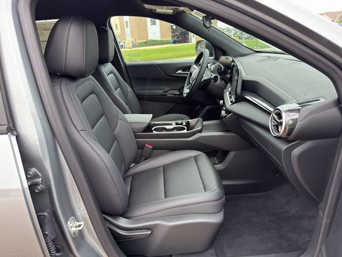 New 2027 Chevrolet Equinox LT w/ Convenience Package II AWD/4WD image 39