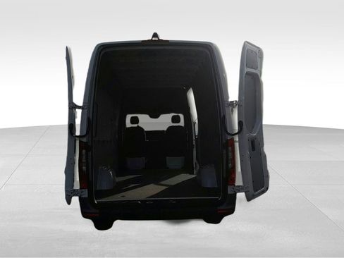 Used 2023 Mercedes-Benz Sprinter 2500 image 13