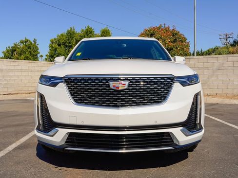 Certified 2023 Cadillac XT6 Luxury w/ LPO, Floor Liner Package FWD image 4
