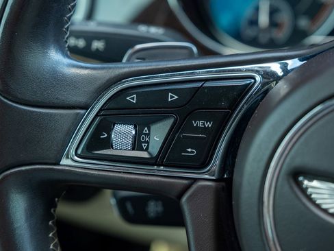 Used 2018 Bentley Bentayga Activity image 11